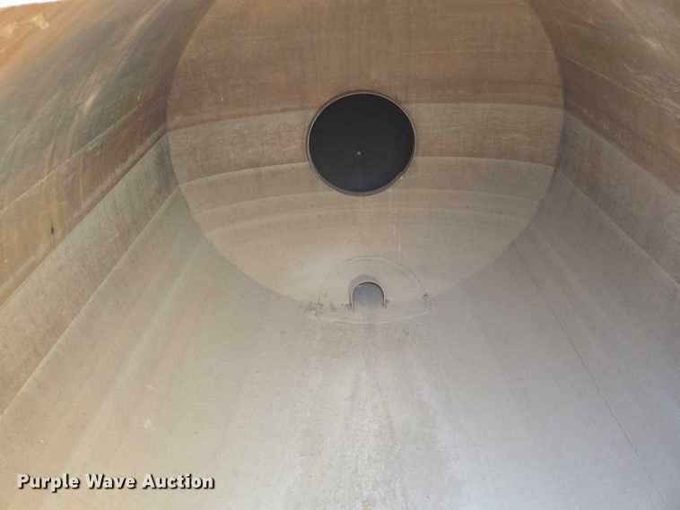 image for item DT7185 1972 J&L Tank tank trailer