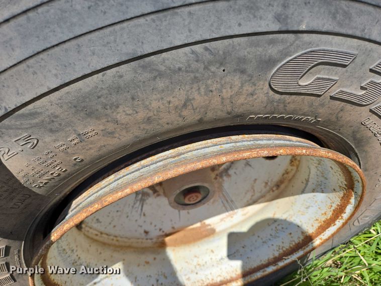 image for item DT7185 1972 J&L Tank tank trailer