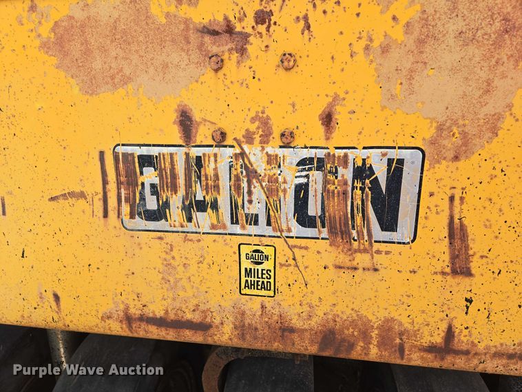 image for item DT7187 1974 Galion 3500 pneumatic roller