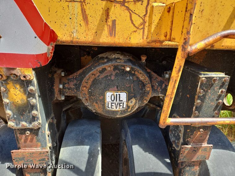 image for item DT7187 1974 Galion 3500 pneumatic roller