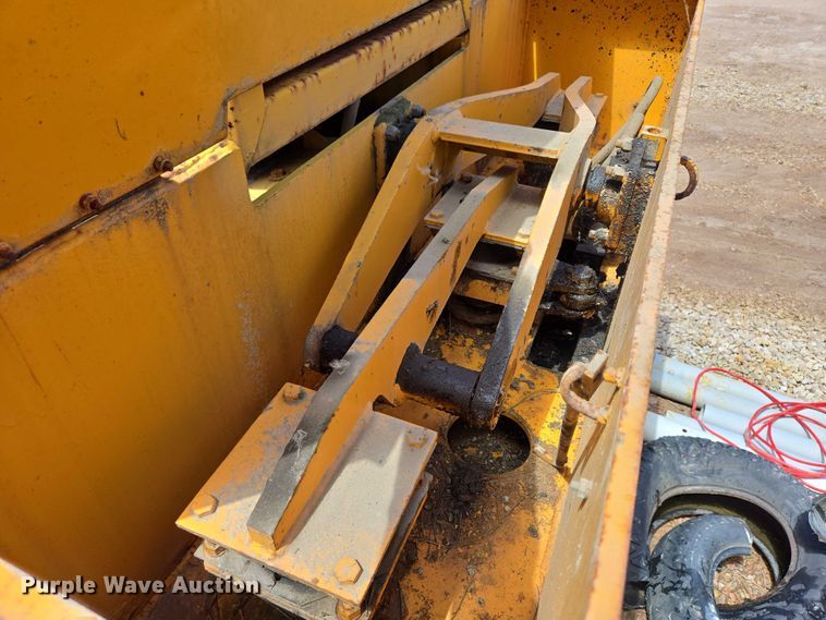 image for item DT7187 1974 Galion 3500 pneumatic roller