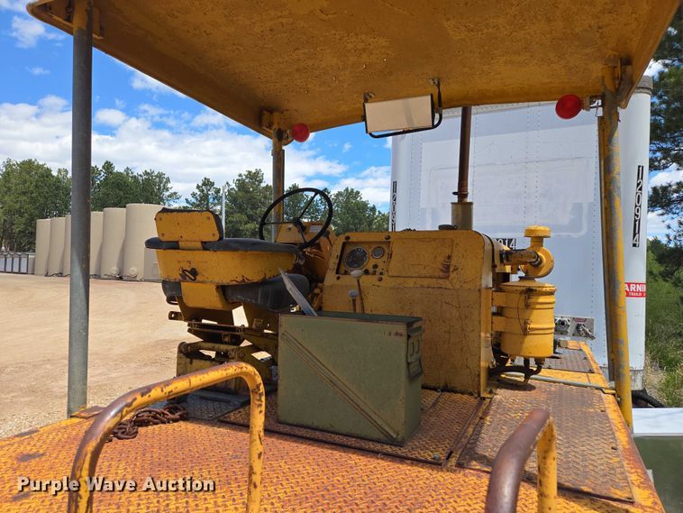 image for item DT7187 1974 Galion 3500 pneumatic roller