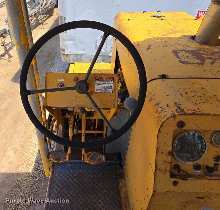 image for item DT7187 1974 Galion 3500 pneumatic roller