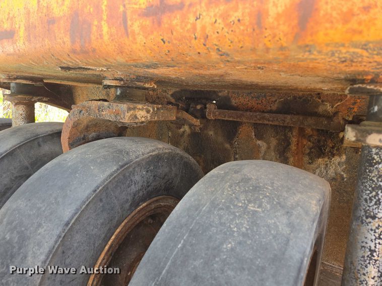 image for item DT7187 1974 Galion 3500 pneumatic roller