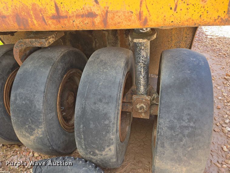 image for item DT7187 1974 Galion 3500 pneumatic roller