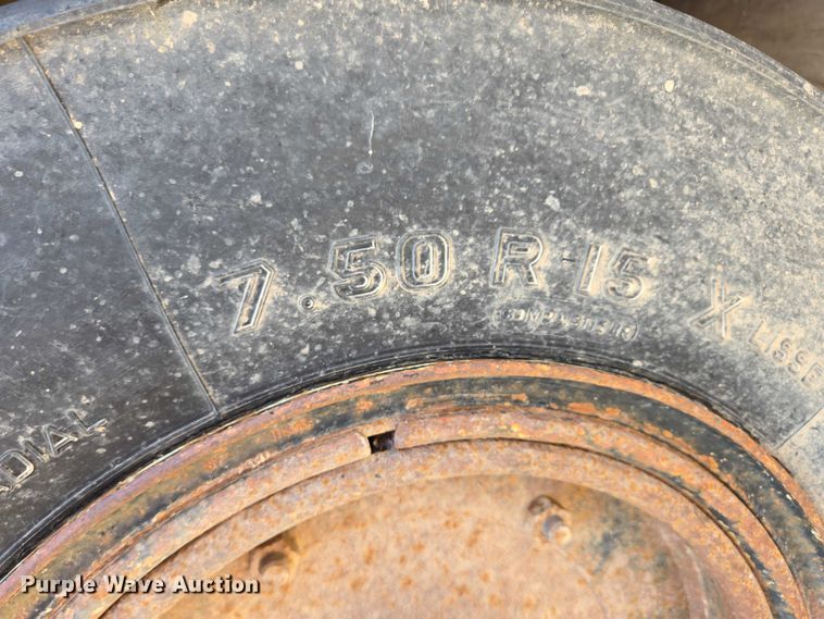 image for item DT7187 1974 Galion 3500 pneumatic roller