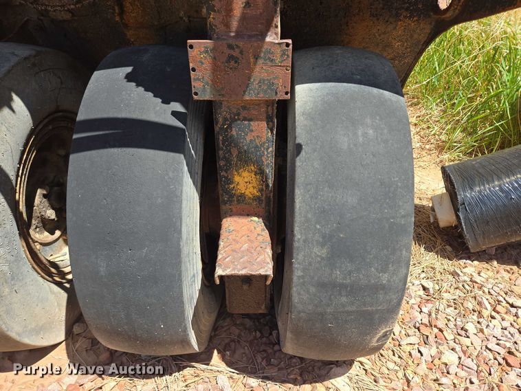 image for item DT7187 1974 Galion 3500 pneumatic roller