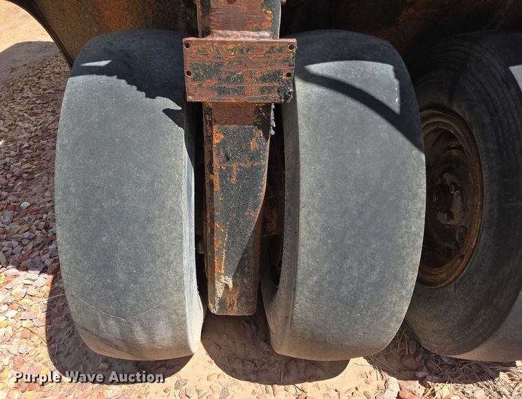 image for item DT7187 1974 Galion 3500 pneumatic roller