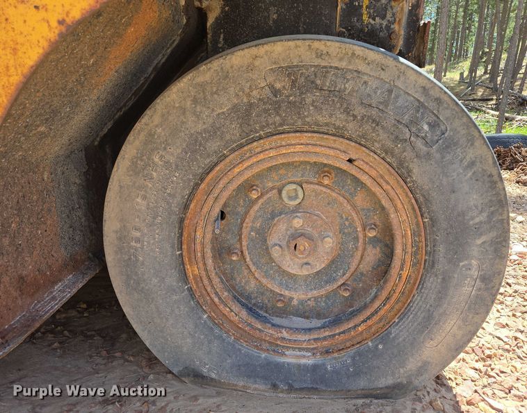 image for item DT7187 1974 Galion 3500 pneumatic roller