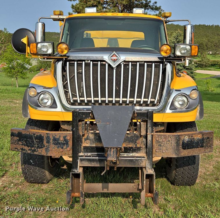 image for item DT7194 2011 International WorkStar 7600 dump truck