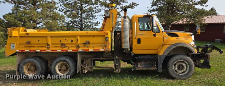 image for item DT7194 2011 International WorkStar 7600 dump truck