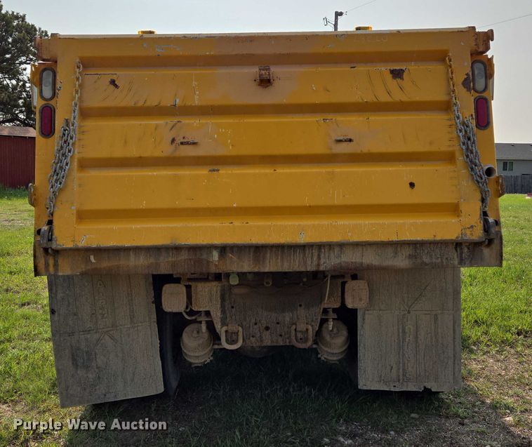 image for item DT7194 2011 International WorkStar 7600 dump truck