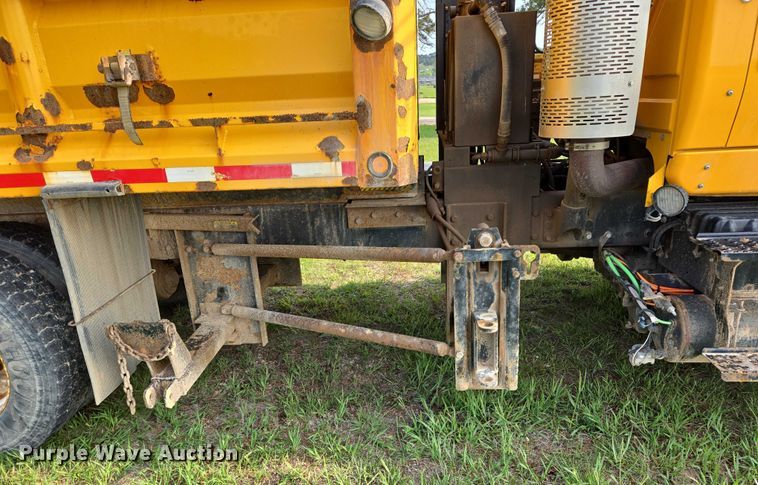 image for item DT7194 2011 International WorkStar 7600 dump truck