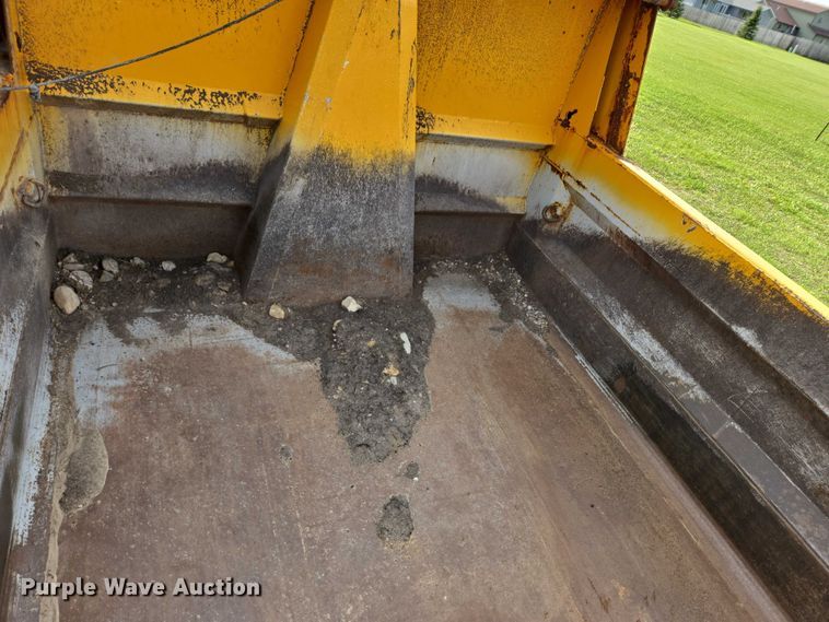 image for item DT7194 2011 International WorkStar 7600 dump truck