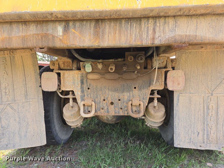 image for item DT7194 2011 International WorkStar 7600 dump truck