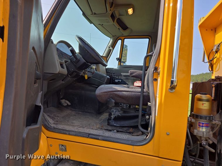 image for item DT7194 2011 International WorkStar 7600 dump truck