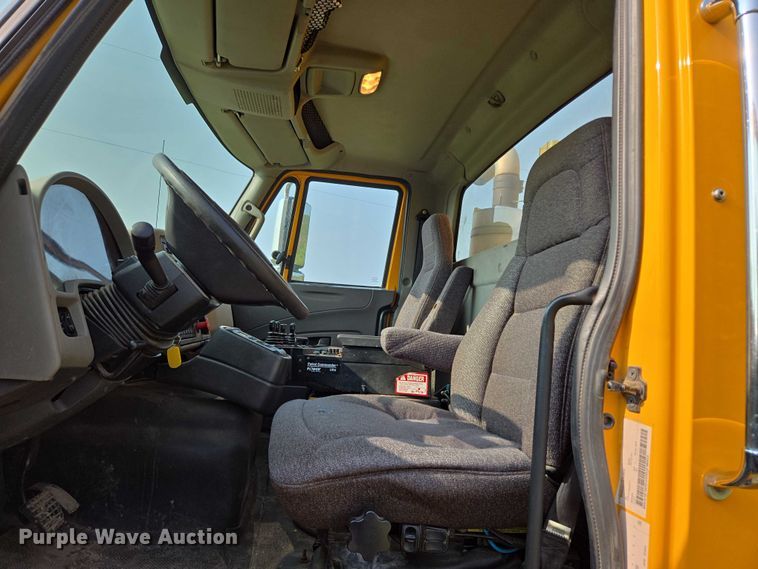 image for item DT7194 2011 International WorkStar 7600 dump truck