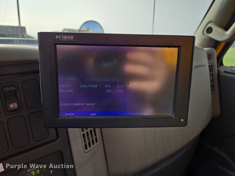 image for item DT7194 2011 International WorkStar 7600 dump truck