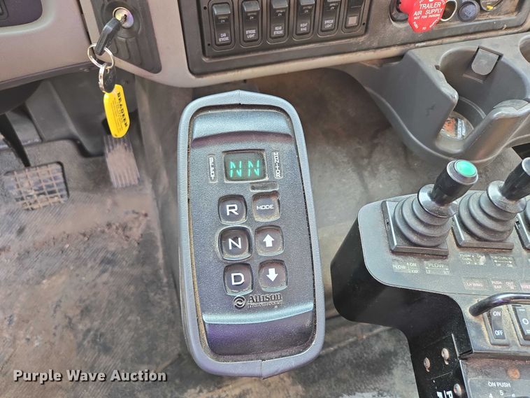 image for item DT7194 2011 International WorkStar 7600 dump truck