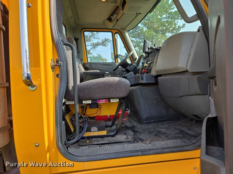 image for item DT7194 2011 International WorkStar 7600 dump truck