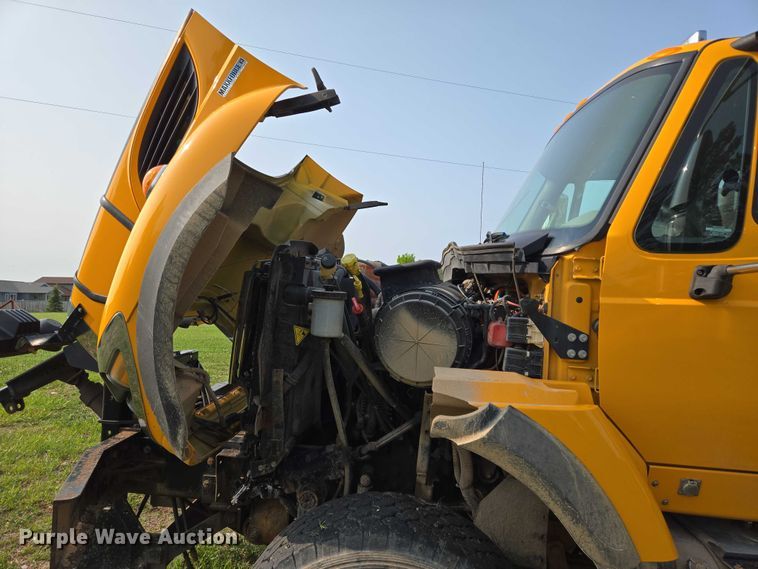 image for item DT7194 2011 International WorkStar 7600 dump truck