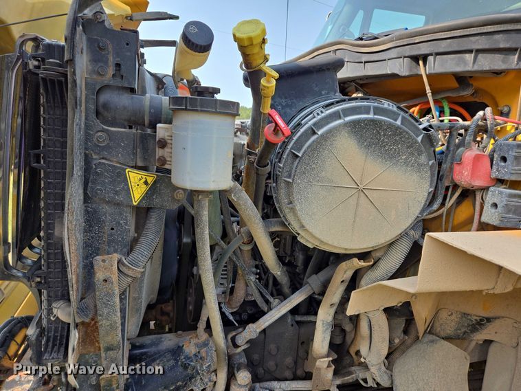 image for item DT7194 2011 International WorkStar 7600 dump truck