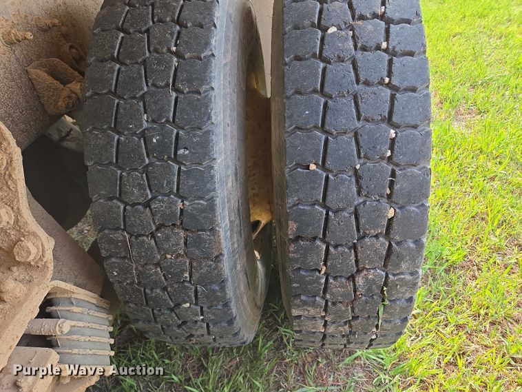 image for item DT7194 2011 International WorkStar 7600 dump truck