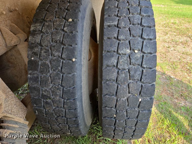 image for item DT7194 2011 International WorkStar 7600 dump truck