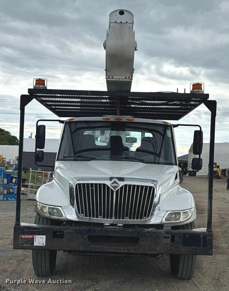 image for item DU9057 2011 International 4300 bucket truck