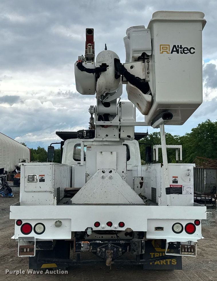 image for item DU9057 2011 International 4300 bucket truck