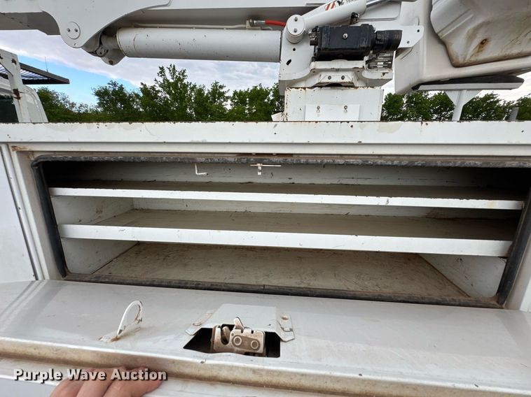 image for item DU9057 2011 International 4300 bucket truck