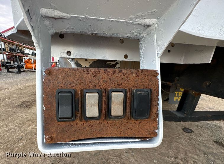 image for item DU9057 2011 International 4300 bucket truck