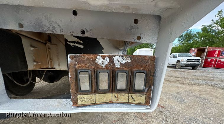 image for item DU9057 2011 International 4300 bucket truck