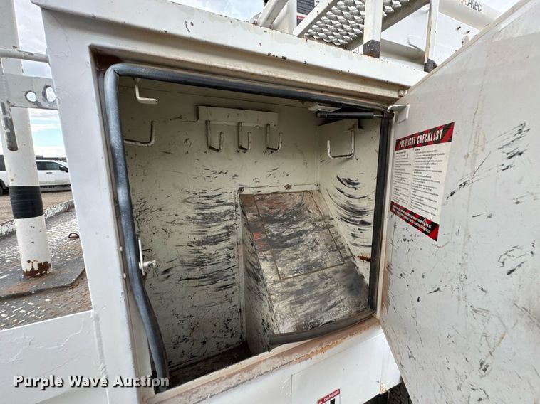 image for item DU9057 2011 International 4300 bucket truck