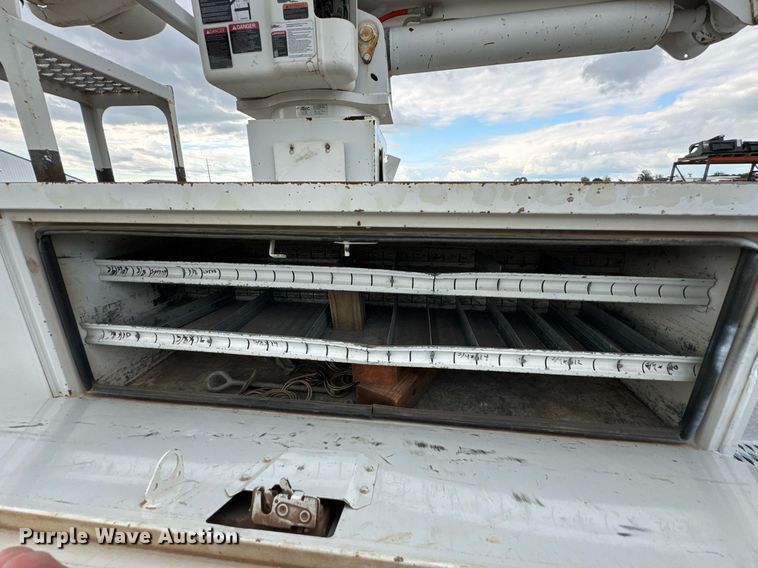 image for item DU9057 2011 International 4300 bucket truck