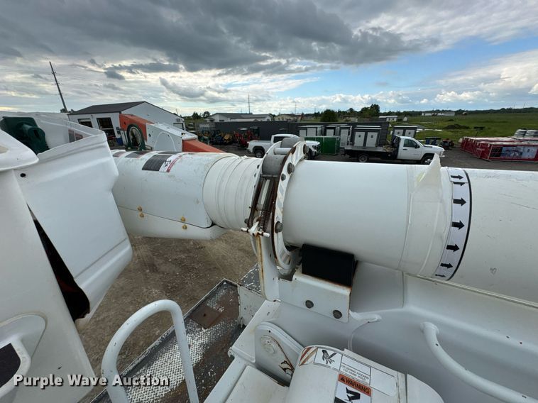 image for item DU9057 2011 International 4300 bucket truck