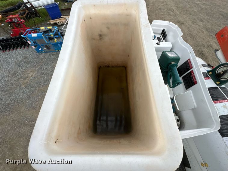 image for item DU9057 2011 International 4300 bucket truck