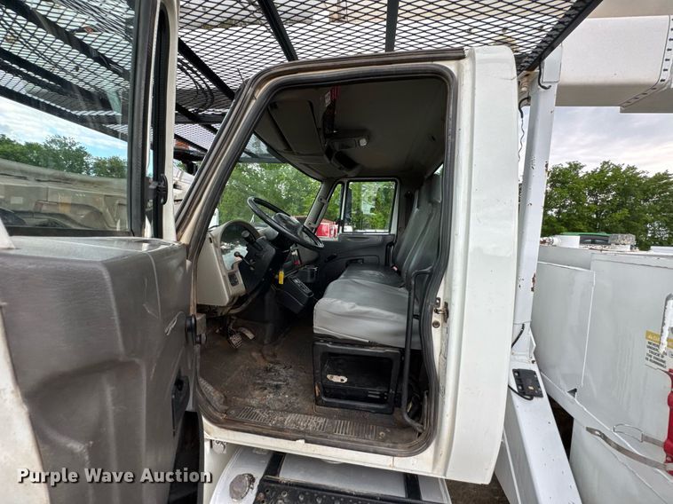 image for item DU9057 2011 International 4300 bucket truck