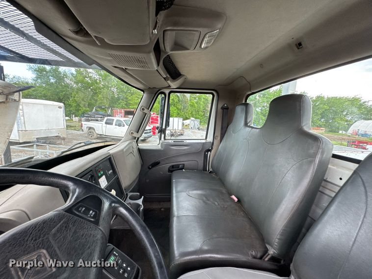 image for item DU9057 2011 International 4300 bucket truck