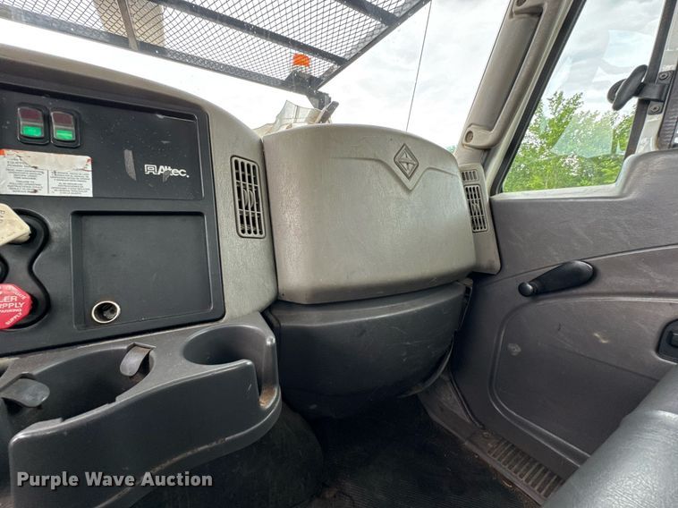 image for item DU9057 2011 International 4300 bucket truck