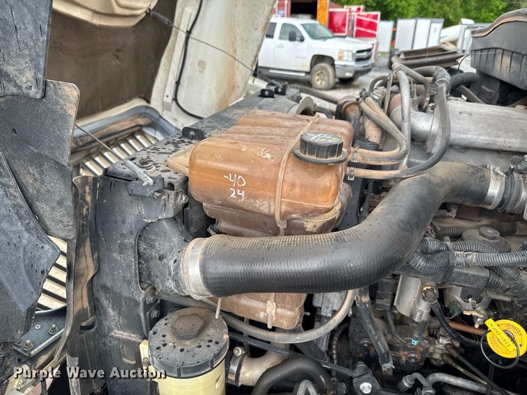 image for item DU9057 2011 International 4300 bucket truck