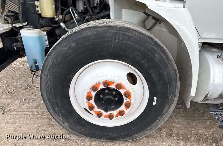 image for item DU9057 2011 International 4300 bucket truck