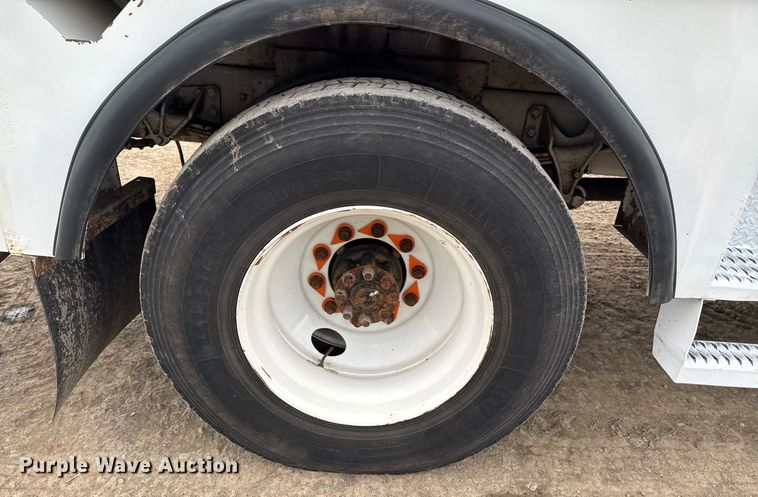 image for item DU9057 2011 International 4300 bucket truck