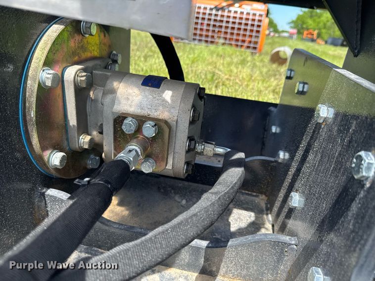 image for item DU9074 2024 LandHonor VPC-11-72W skid steer plate compactor