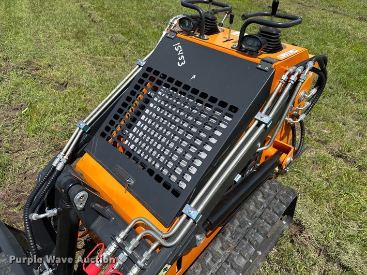 image for item DU9087 LandHero LDH-HT380 compact utility loader