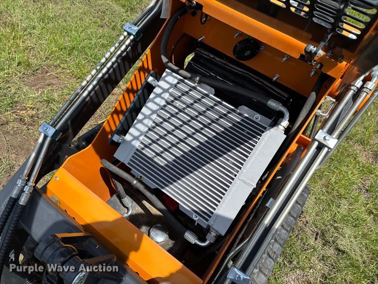 image for item DU9087 LandHero LDH-HT380 compact utility loader