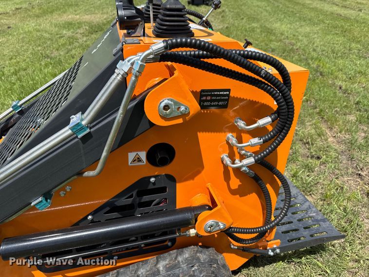 image for item DU9087 LandHero LDH-HT380 compact utility loader