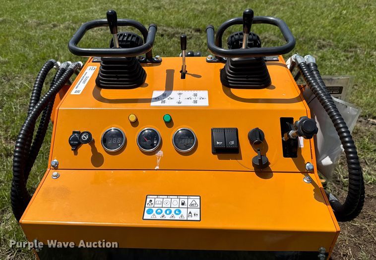 image for item DU9087 LandHero LDH-HT380 compact utility loader