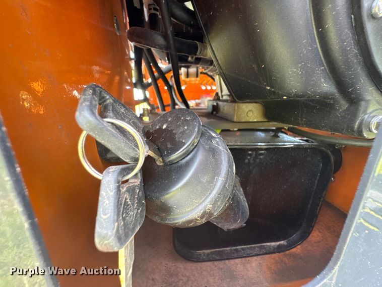 image for item DU9087 LandHero LDH-HT380 compact utility loader