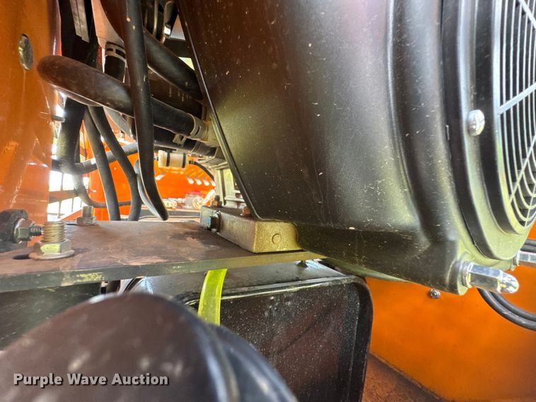 image for item DU9087 LandHero LDH-HT380 compact utility loader